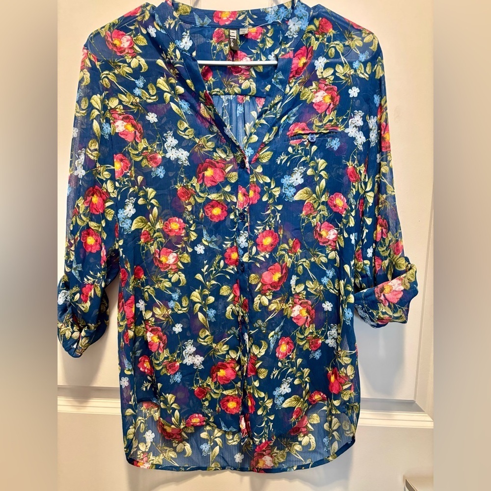 NWOT KUT from the KLOTH Women’s XS Sheer Floral Print Blouse with Sleeve Tabs